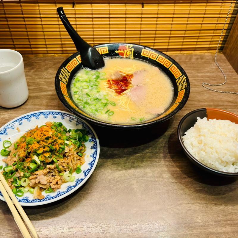 (一蘭 横浜桜木町店)