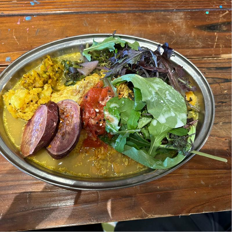 オムライスチキンカレー(古民家カフェ ビッグスパイス)