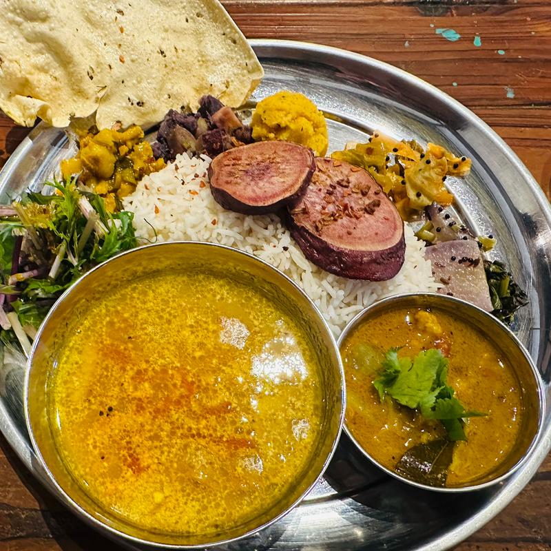 定番チキンカレー(古民家カフェ ビッグスパイス)