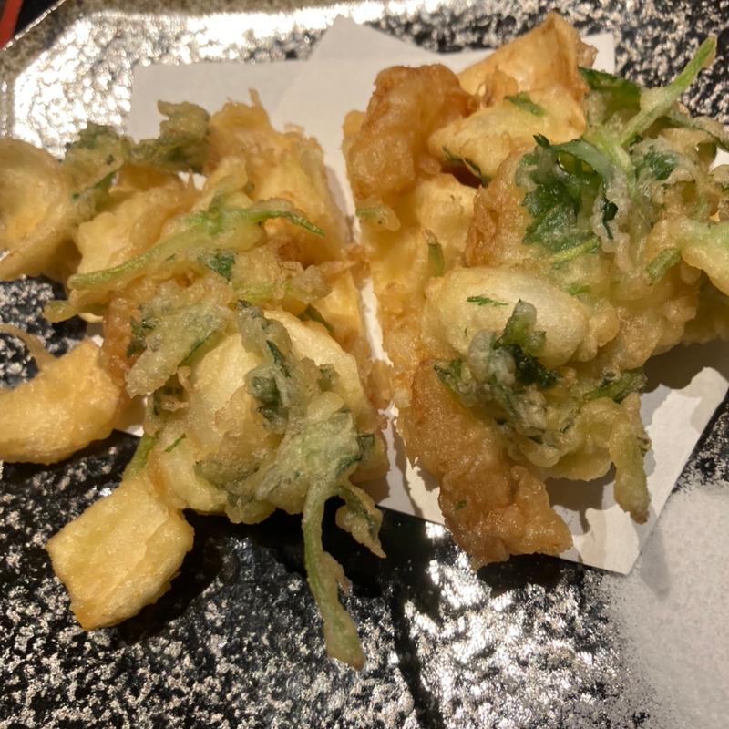 海老とゆり根のかき揚げ(蕎麦切り くろ)