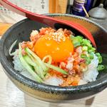 牛ユッケ丼(ラーメン専科 竹末食堂)