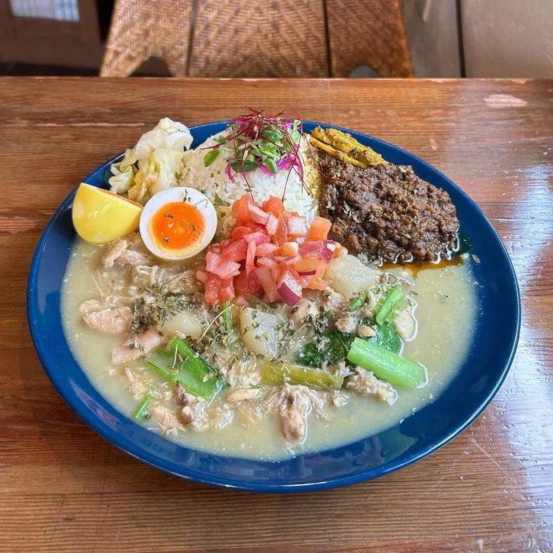 本日のカレー2種合い掛け(カレー喫茶　エルディオス)