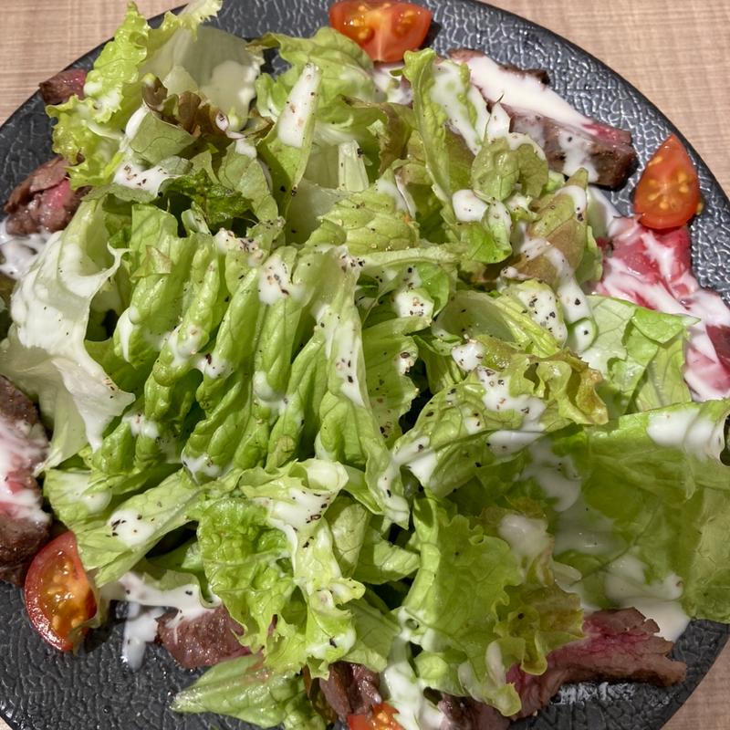 ローストビーフのシーザーサラダ(CAFE&BAR FeRna)
