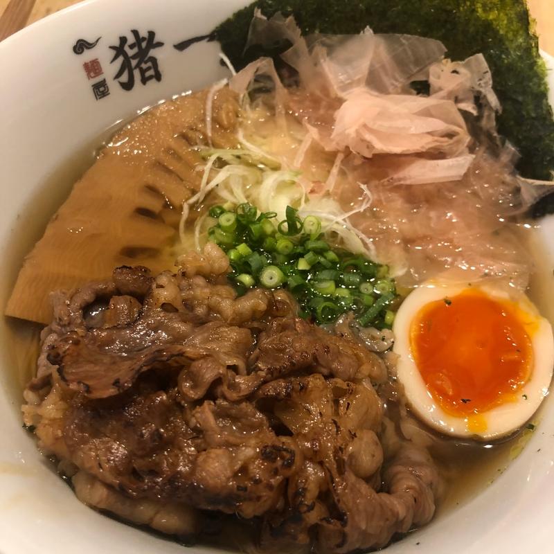 追い鰹そば（白醤油）赤玉味付け玉子入り（半玉）(麺屋猪一離れ)