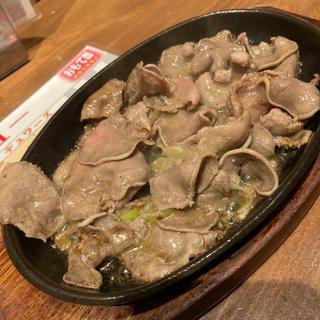 鉄板豚タン葱塩焼き(新時代 新横浜店)