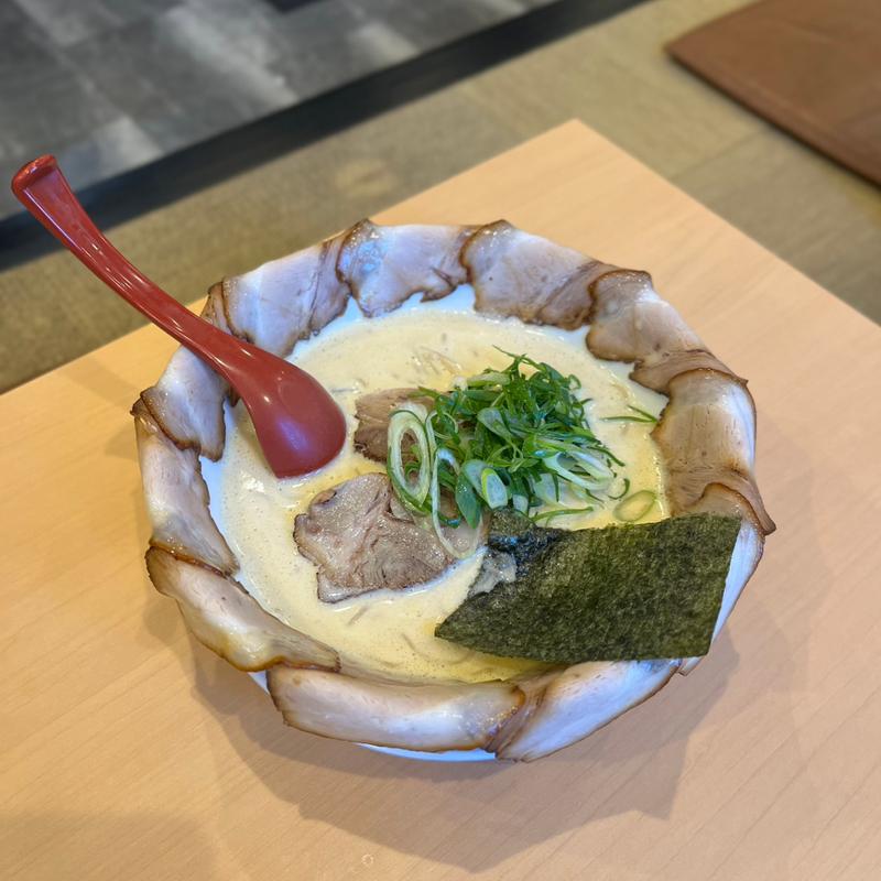 雷神鶏パイタン咲き乱れチャーシュー(麺道しゅはり 伊丹店)