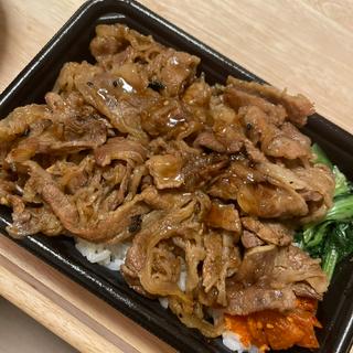 カルビ焼肉丼（中）(肉のヤマキ商店大崎ニュー・シティ)