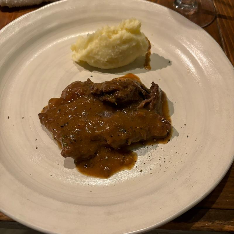 牛肉煮込み(オステリア クロチェッタ)