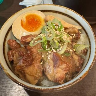 豚バラ軟骨丼(野菜ポタージュ拉麺と丼物 七の介)