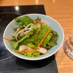 とんかつ食べ放題のサラダ