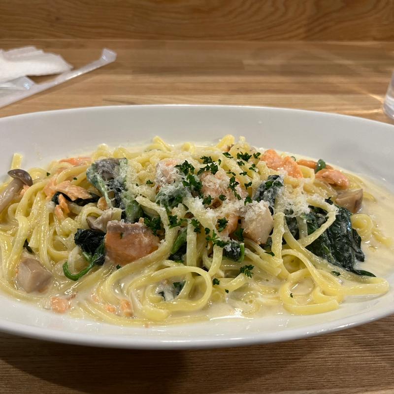 鮭とほうれん草のクリームソース(スパ吉 （スパキチ）)