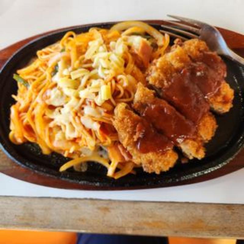 とんかつナポリタン(喫茶レストラン ど〜り〜)