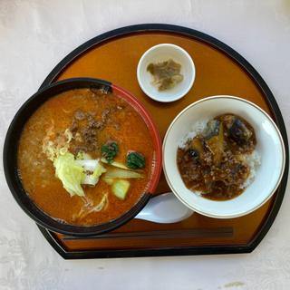 坦々麺(カフェテリア美艶)