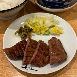 牛たん定食(牛たん炭焼 利久 渋谷ヒカリエ店)