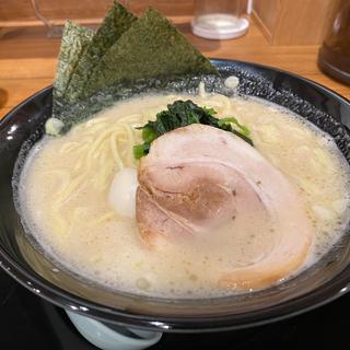 塩豚骨(横浜家系ラーメン春吉家 天神三丁目店)