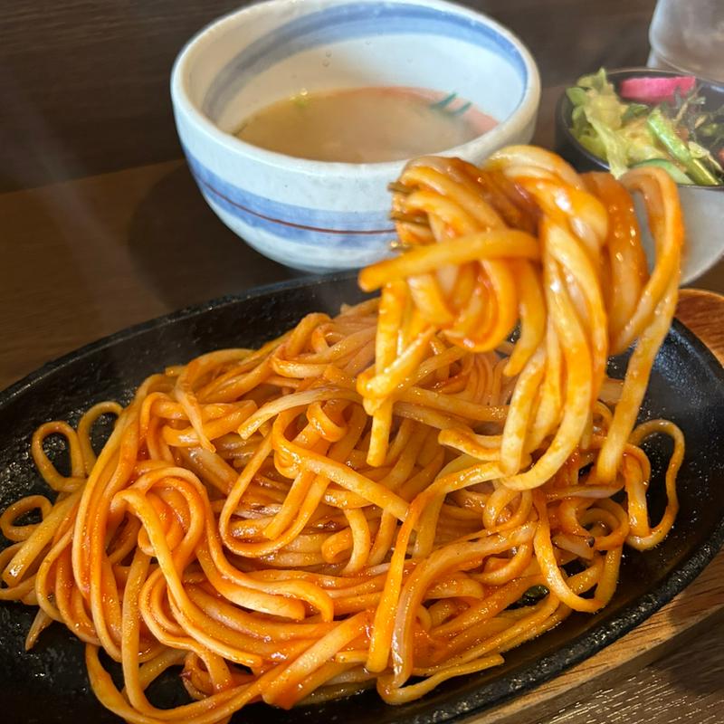 鉄板ナポリタン(ヌーベル クアトロ)