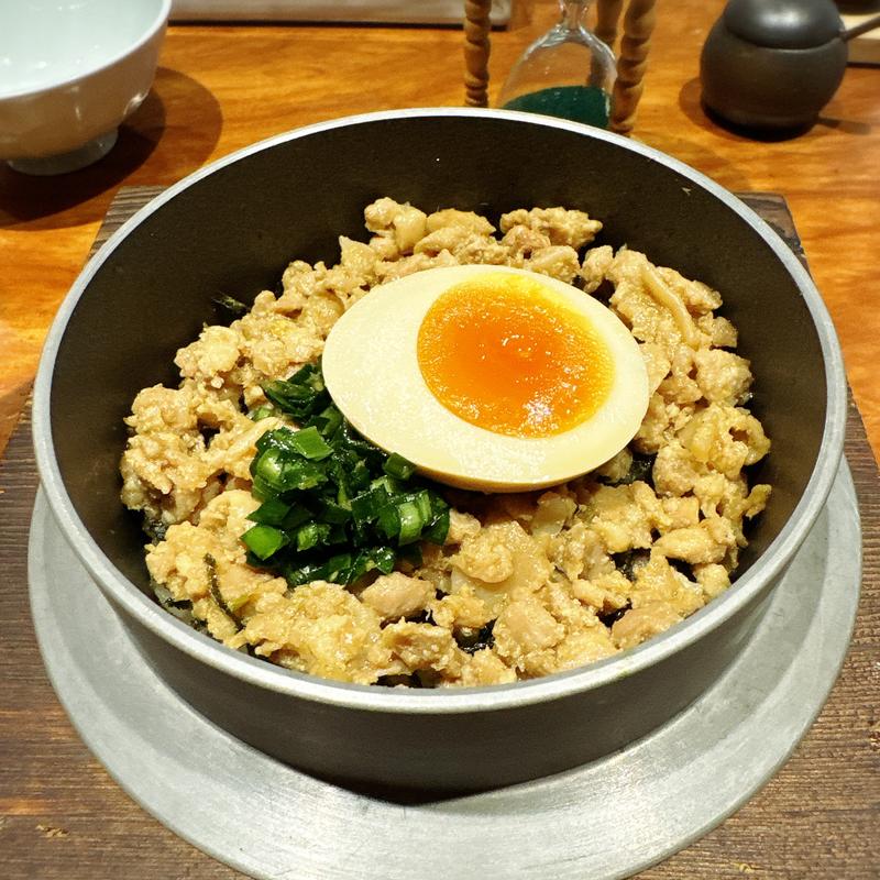 「鳥しき」そぼろ釜めし(中目黒 とりまち)