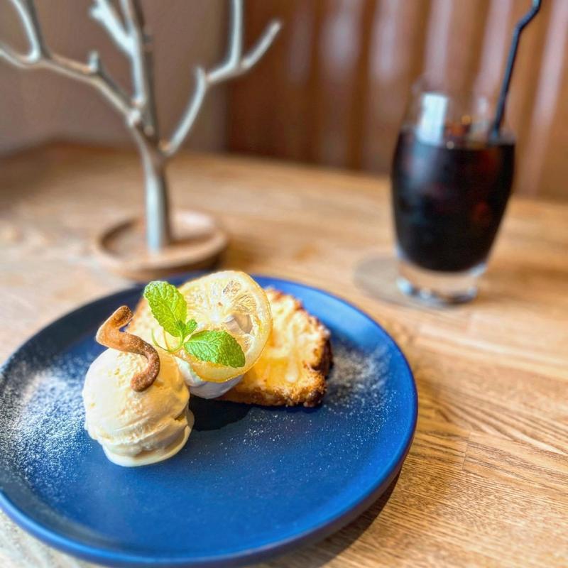 Honeyれもんシフォンケーキ(5 waters cafe)