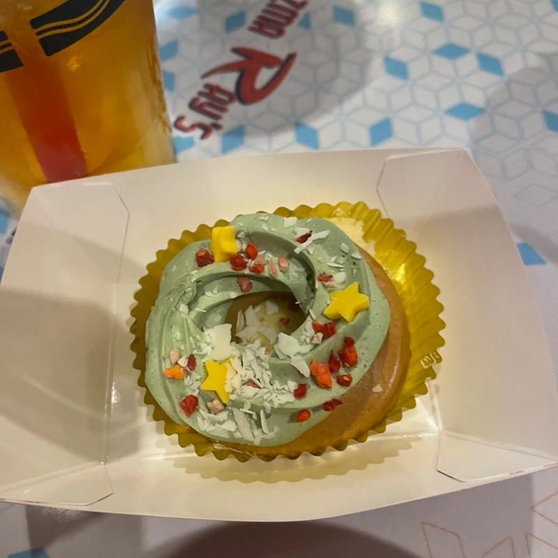 プラリネ＆ピスタチオケーキ(プラズマ・レイズ・ダイナー)