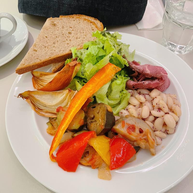 本日の5品デリプレートwithブレッド(マーガレット ハウエル ショップアンドカフェ 二子玉川 （MARGARET HOWELL SHOP&CAFE）)