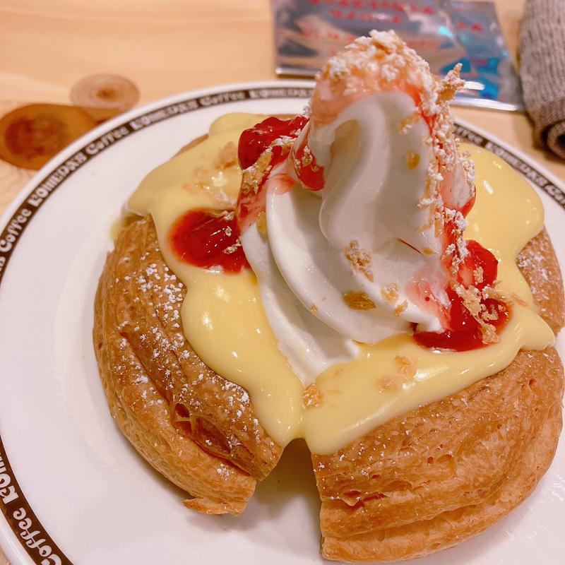 シロノワール いちごのミルフィーユ(コメダ珈琲店新宿ファーストウェスト店)