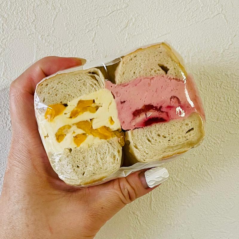 マンゴー＆ストロベリー(あおやぎベーグル)