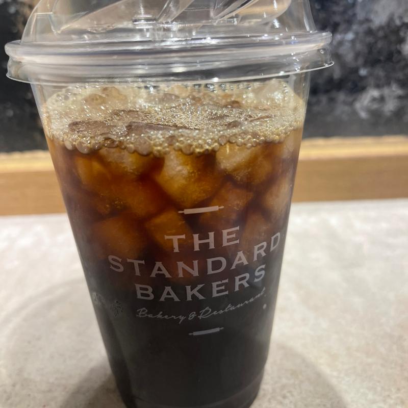 アイスコーヒー(カーリーズ クロワッサン トウキョウ ベイク スタンド)