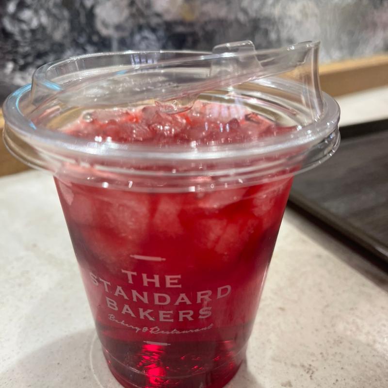 クランベリージュース(カーリーズ クロワッサン トウキョウ ベイク スタンド)