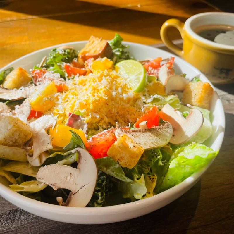 ケールとマッシュルームのシーザー(Mr.FARMER 三井アウトレットパーク木更津店)