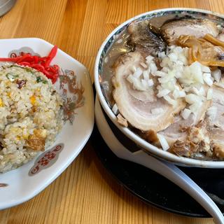 黒豚骨チャーシュー麺(チャーシュ麺のさくらちゃん)