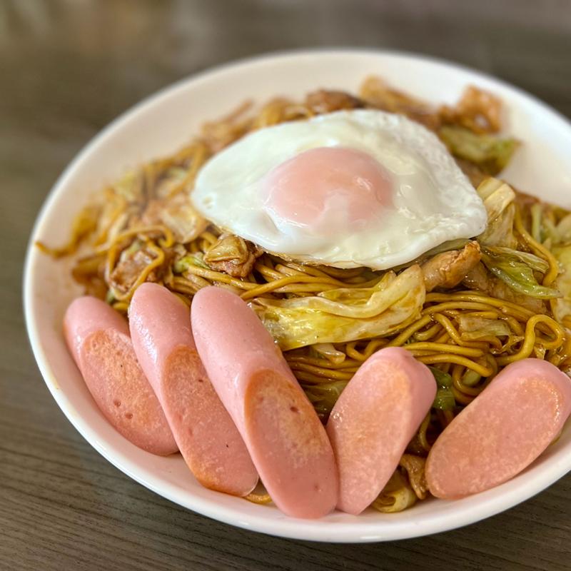 ソース焼そば/大盛＋目玉焼き＆ギョニソTP(焼そばランラン)