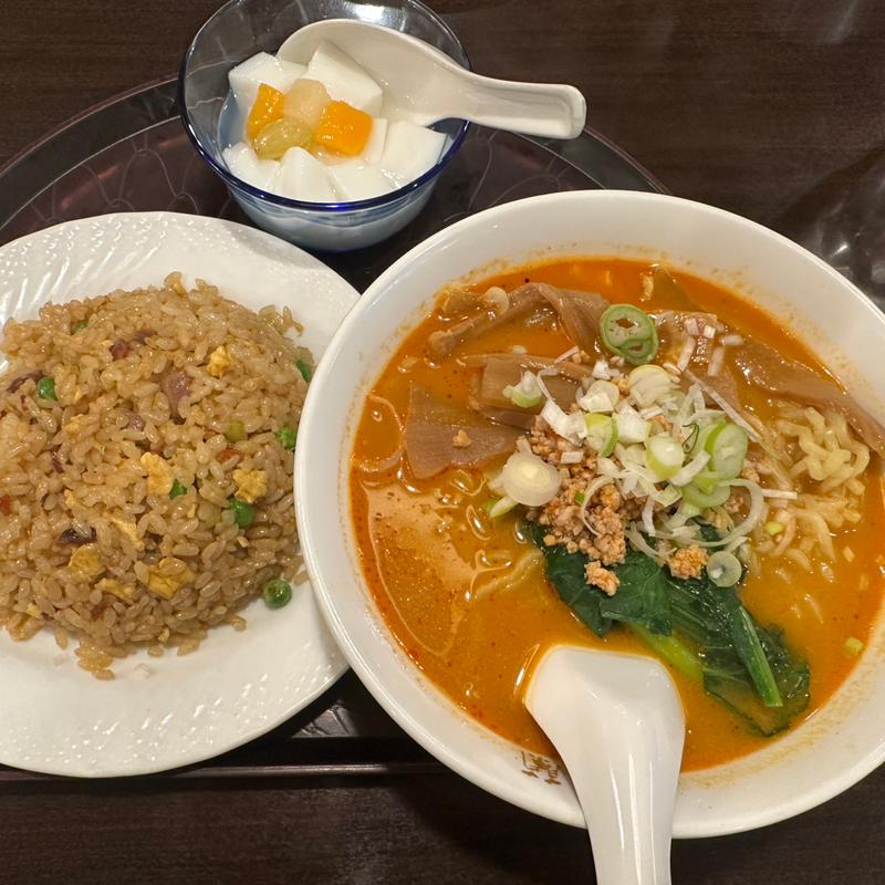 担々麺セット(梅蘭 阪急三番街店)