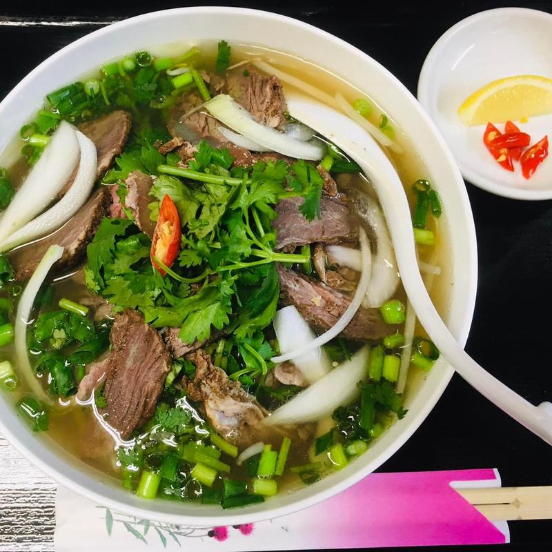 バインミーとフォーセット(Phở MQS(フォーMQS))