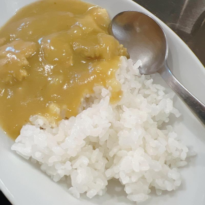 黄色いカレー(竹岡式ラーメンまる竹)