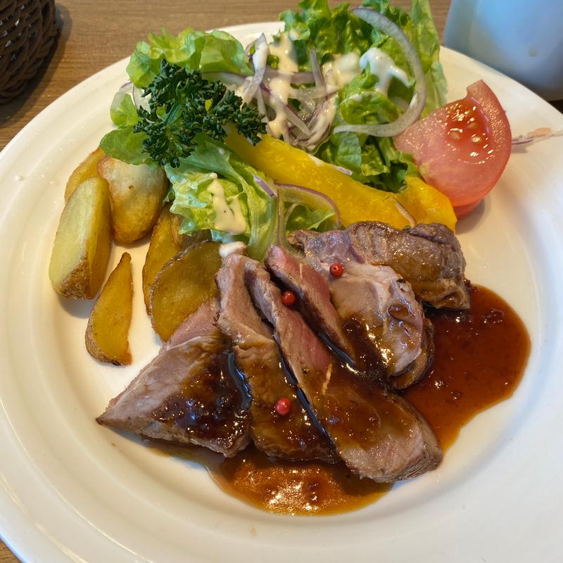 季節限定ランチのハラミステーキ(世界のビール博物館　 大名古屋ビルヂング店 （セカイノビールハクブツカン）)