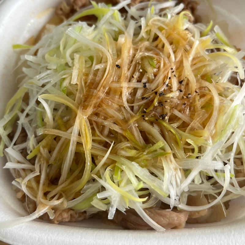 白髪ねぎ牛丼（旨塩だれ）(すき家 モリシア津田沼店 )