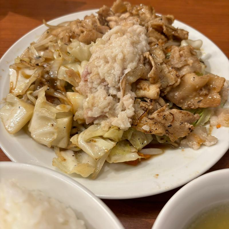 醤油定食（普通、豚肉中盛り、大脂）ご飯大盛、生卵(肉野菜炒め ベジ郎)