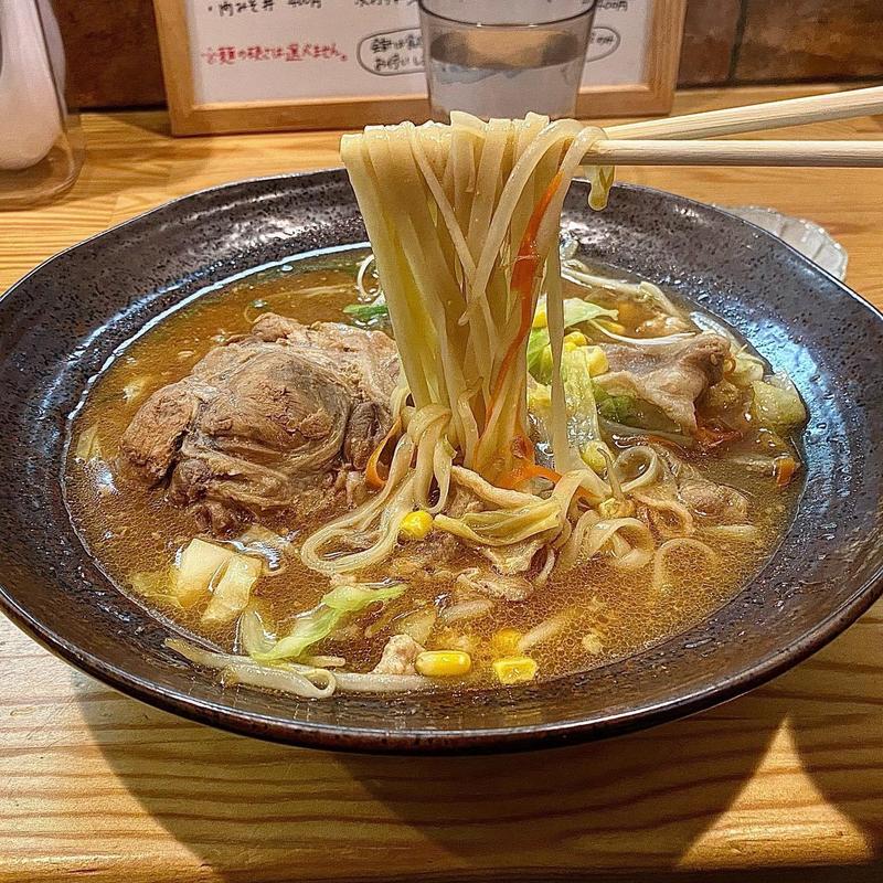 昔ながらの味噌らーめん トッピングバター&ホロホロスネ肉(らーめん 彩哲 ～isato～)