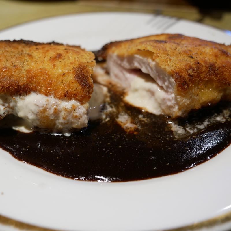 豚のブルーチーズカツレツ(コリス )