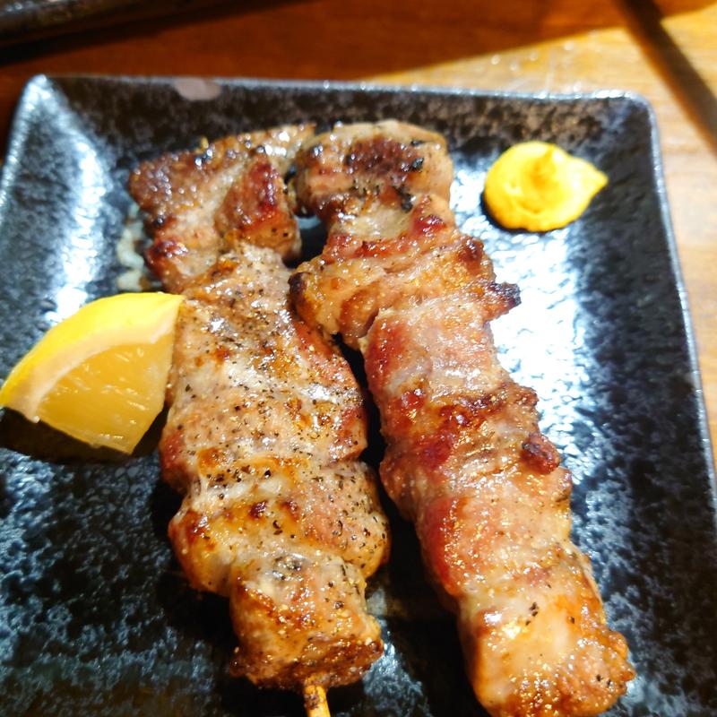 ハラミ（左）＆カシラ（右）(豚小家 （ぶたごや）)