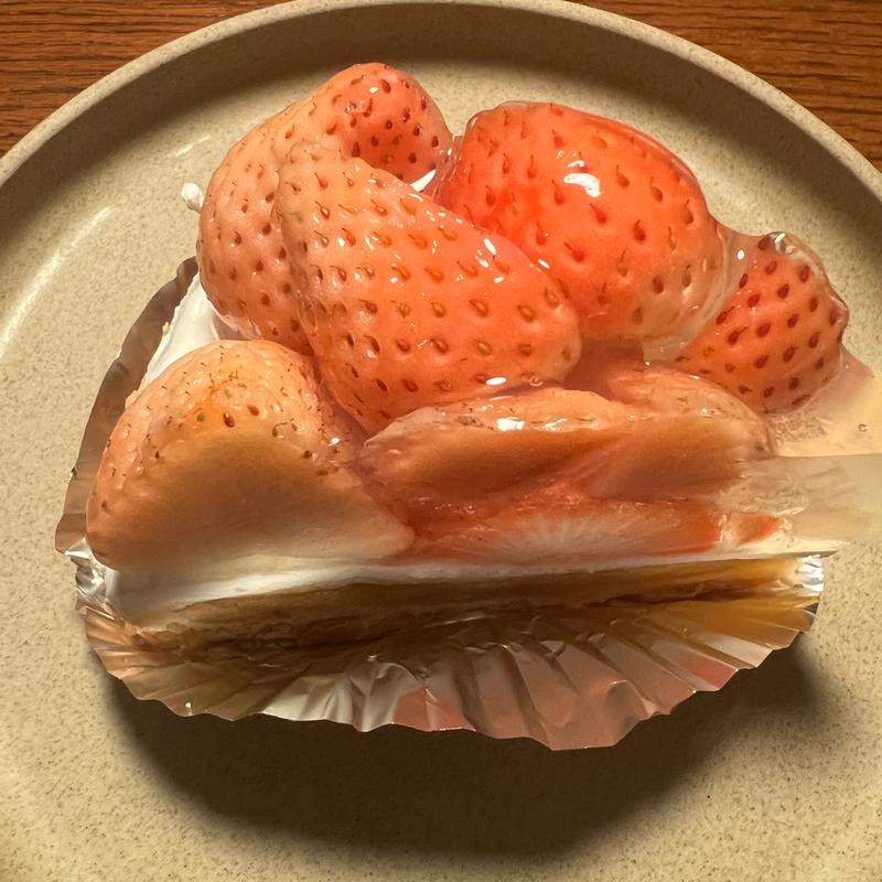 白苺のタルト(近江屋洋菓子店 神田店 （オウミヤヨウガシテン）)