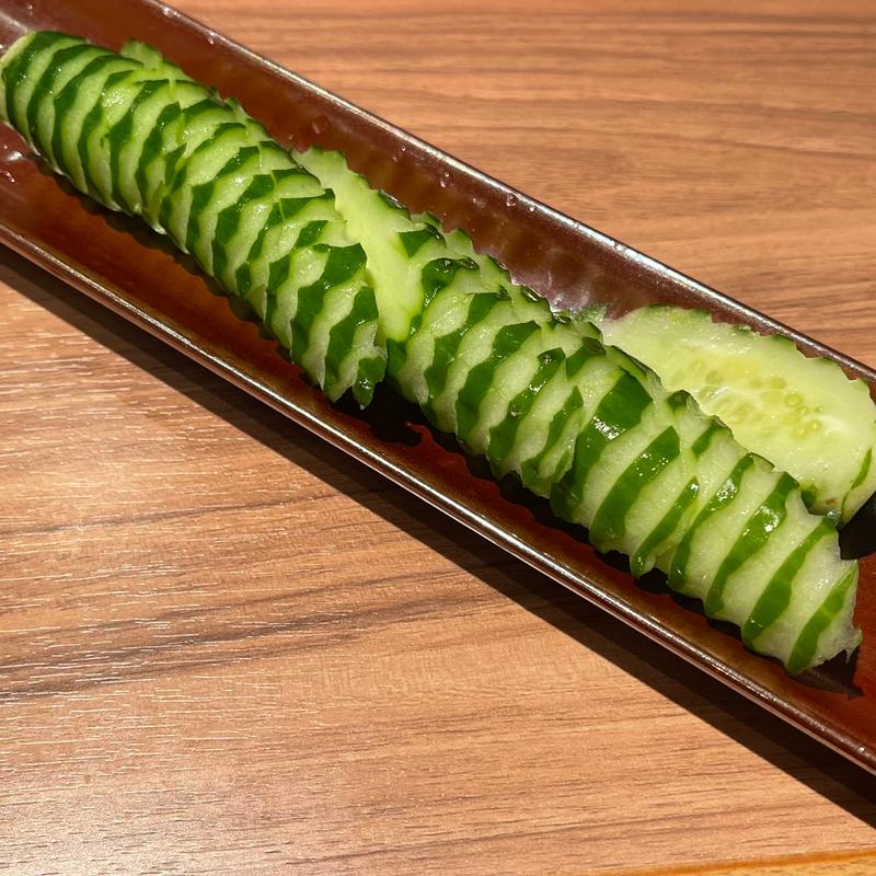 まるっとキュウリ(Yakiniku 名もなき名店へ 一切入魂一枚売り焼肉)