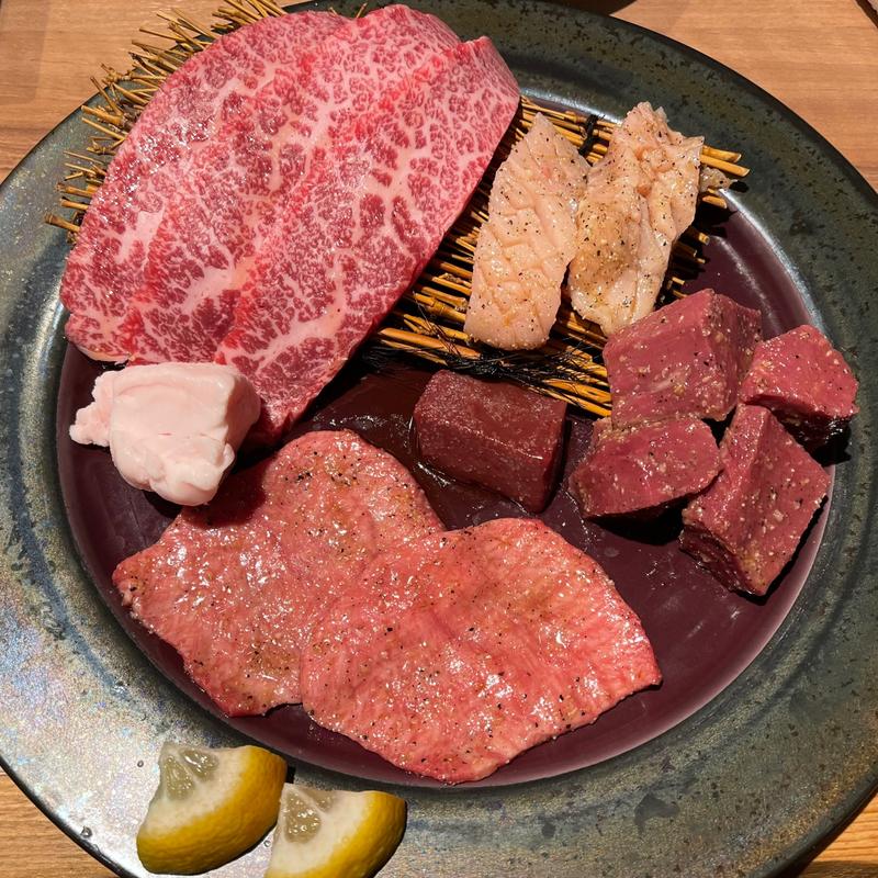 盛り合わせ(Yakiniku 名もなき名店へ 一切入魂一枚売り焼肉)