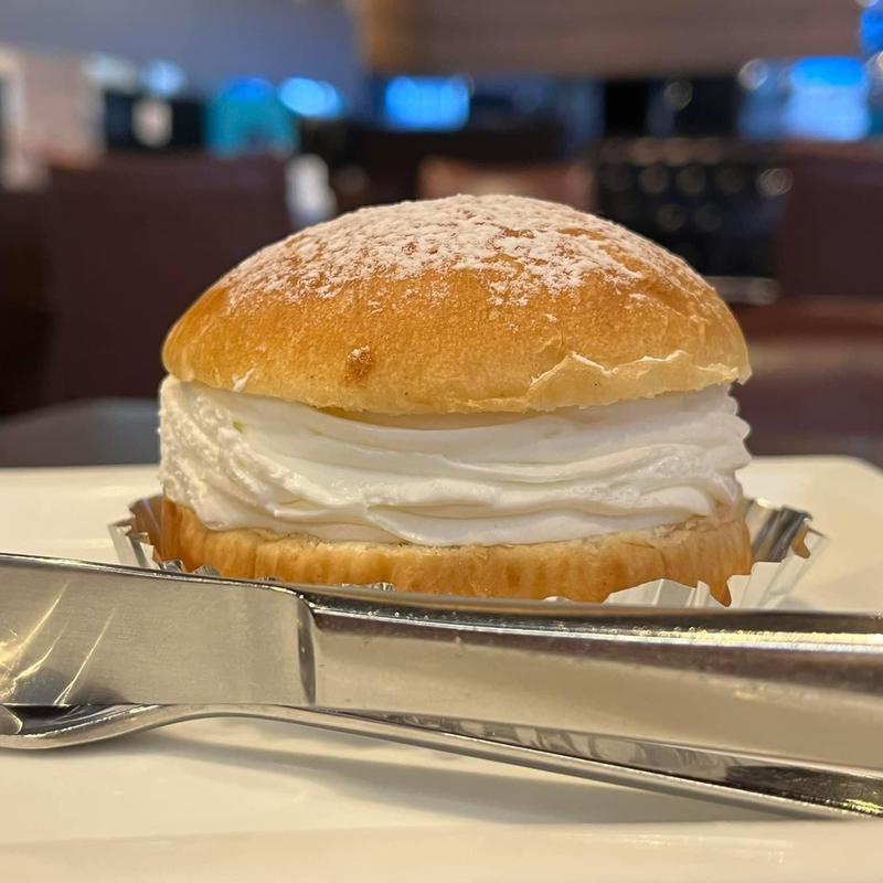 セムラ(オスロコーヒー 横浜ジョイナス店)