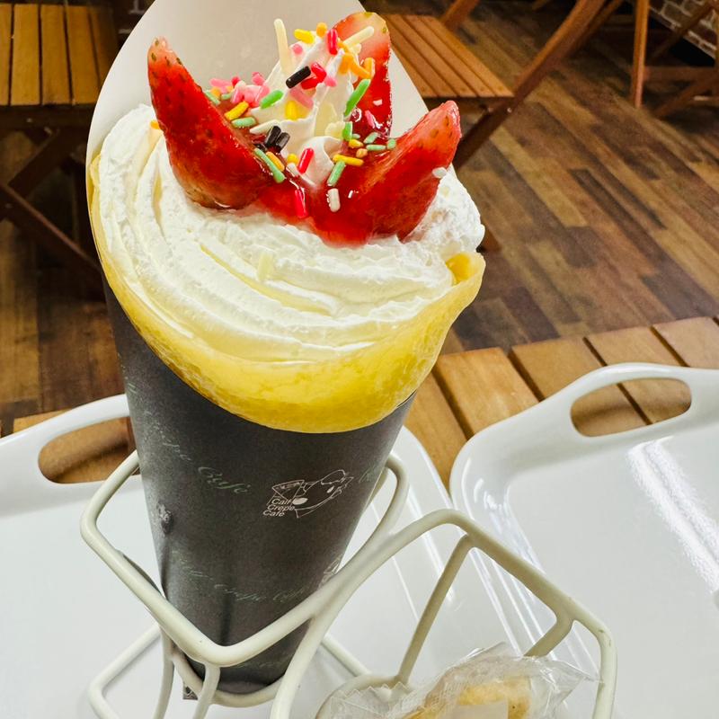 いちごクレープ(calf crepe cafe (カーフクレープカフェ))