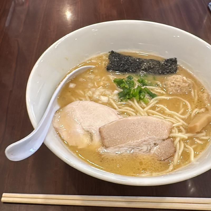 濃厚鶏醤油らーめん(貝出汁らぁ麺燈や)