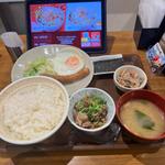 牛小鉢ソーセージエッグ朝食　ご飯大盛(すき家 竹ノ塚西店 )