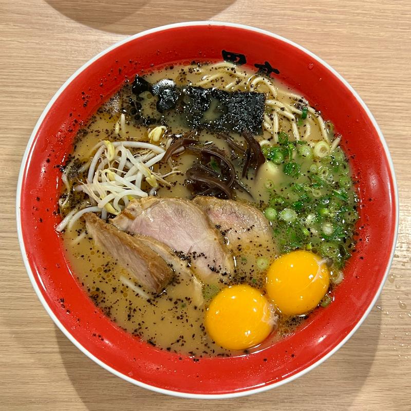 玉子入りラーメン(熊本ラーメン 黒亭 下通店)