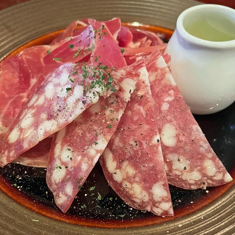 生ハムとサラミの盛り合わせ(ハイボールバー　新橋1923 （イチキューニーサン）)