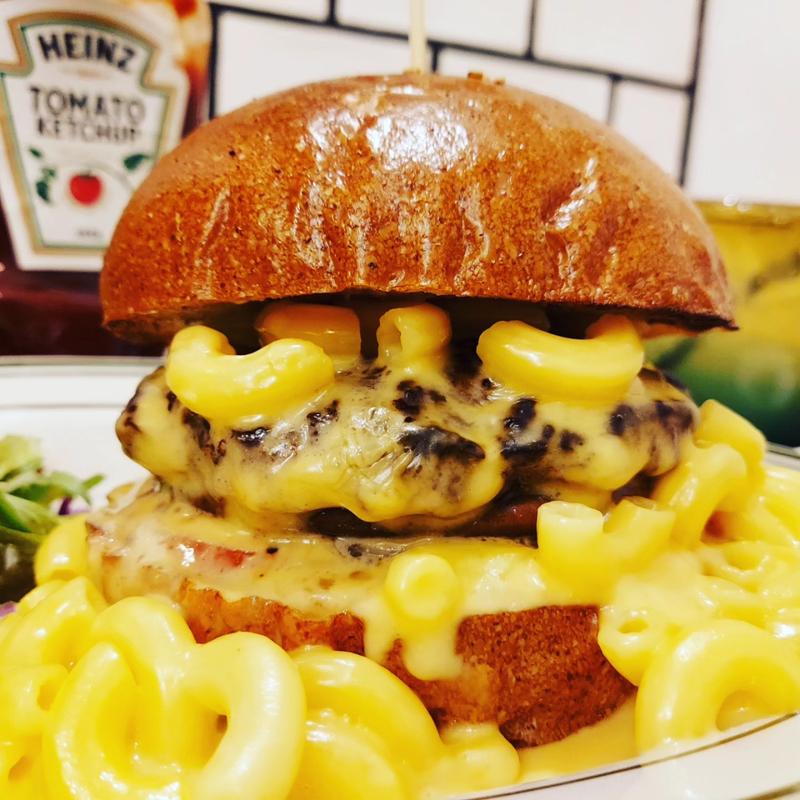 ハンバーガー+マカロニチーズソース+椎茸(milia burger)